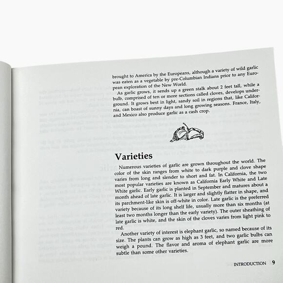 Glorious Garlic A Cookbook Braida Charlene A Flavorful Recipes Meals Tasty 1992 - Picture 7 of 13